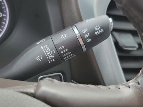 Used 2019 GMC Acadia SLT image 28