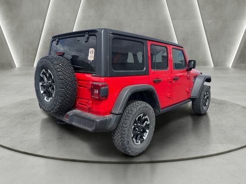 Used 2025 Jeep Wrangler Unlimited Rubicon 4xe w/ Convenience Group AWD/4WD image 7