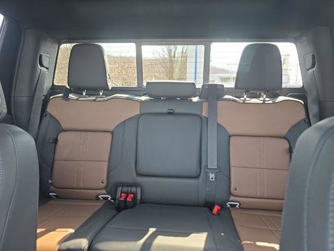 Used 2024 Chevrolet Silverado 2500 High Country w/ Technology Package image 40