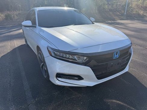 Used 2018 Honda Accord Sport image 2