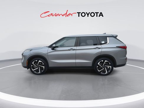 Used 2023 Mitsubishi Outlander SE FWD image 5