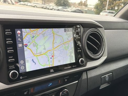 Used 2021 Toyota Tacoma TRD Off-Road image 25