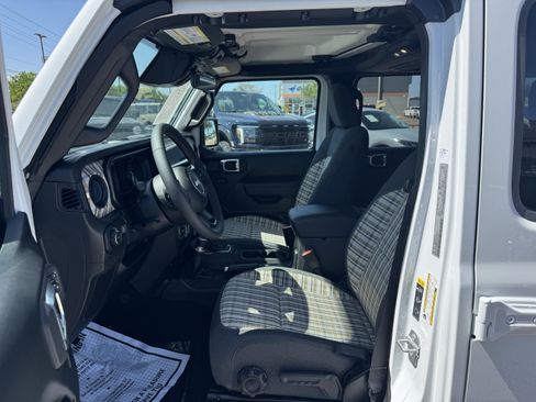 Used 2026 Jeep Wrangler Unlimited Sport AWD/4WD image 21