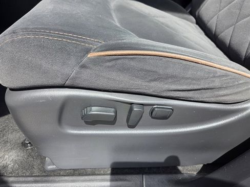 Used 2020 Nissan Armada SV w/ Driver Package image 15