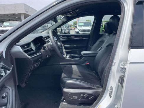 Used 2023 Jeep Grand Cherokee Trailhawk w/ Advanced Protech Group II AWD/4WD image 27