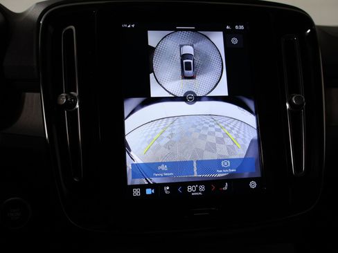 Used 2024 Volvo XC40 B5 Ultimate w/ Protection Package Premier image 6