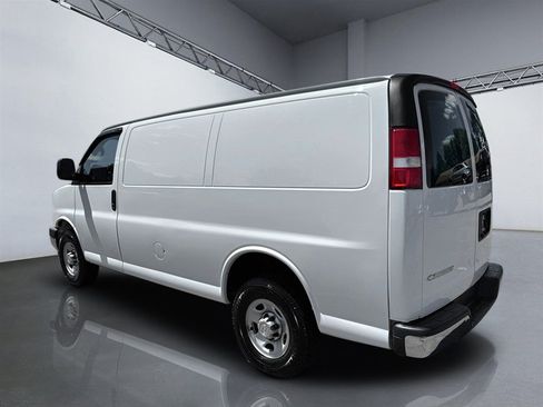 Used 2019 Chevrolet Express 2500 w/ Driver Convenience Package RWD image 5