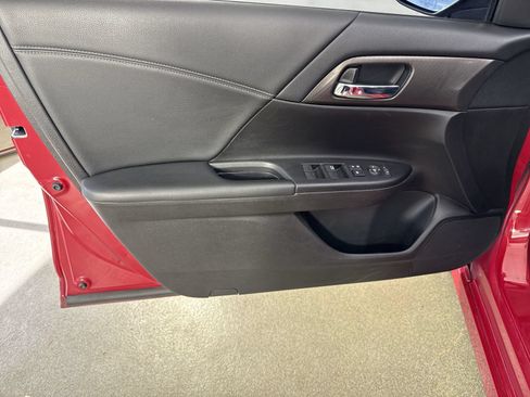 Used 2016 Honda Accord Sport image 19