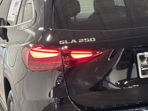 New 2026 Mercedes-Benz GLA 250 image 9