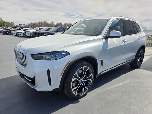 New 2026 BMW X5 xDrive40i w/ Executive Package image 7