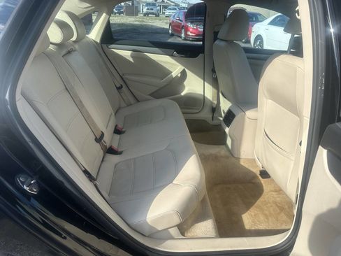 Used 2014 Volkswagen Passat TDI SE image 30