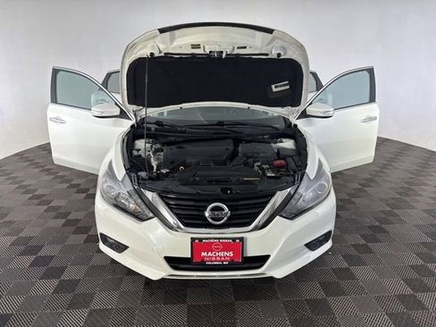 Used 2017 Nissan Altima 2.5 SL w/ Technology Package FWD image 11