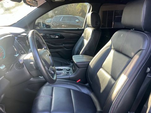 Used 2023 Chevrolet Traverse RS AWD/4WD image 11