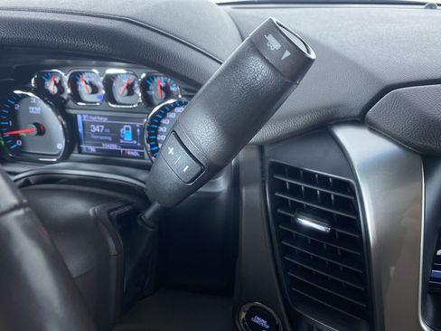 Used 2019 Chevrolet Suburban LT w/ LT Signature Package AWD/4WD image 8