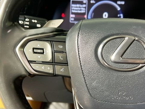 Used 2023 Lexus RZ 450e Premium image 18