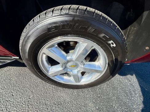 Used 2010 Chevrolet Suburban LTZ AWD/4WD image 24