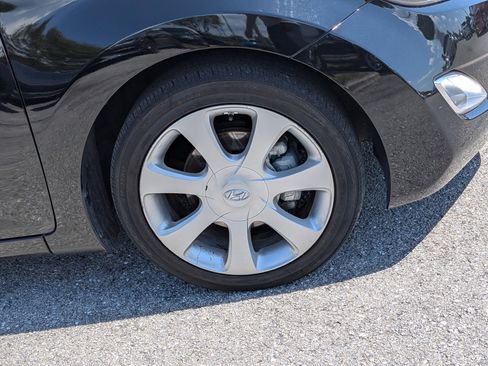 Used 2013 Hyundai Elantra Limited w/ Technology Pkg FWD image 11