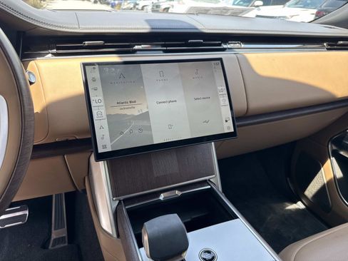 Certified 2025 Land Rover Range Rover Autobiography AWD/4WD image 27