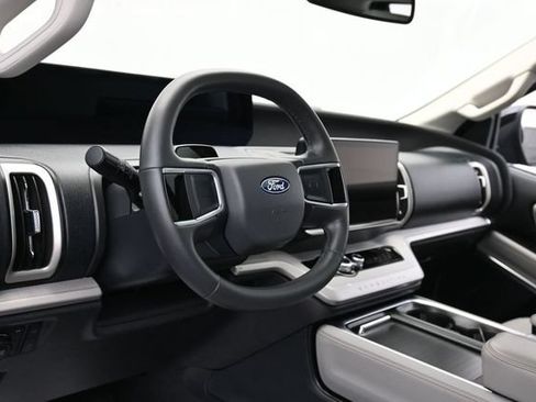Certified 2025 Ford Expedition Active AWD/4WD image 16