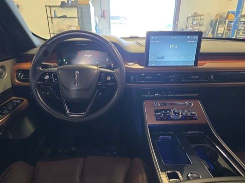 Used 2022 Lincoln Aviator Reserve w/ Equipment Group 201A RWD image 4