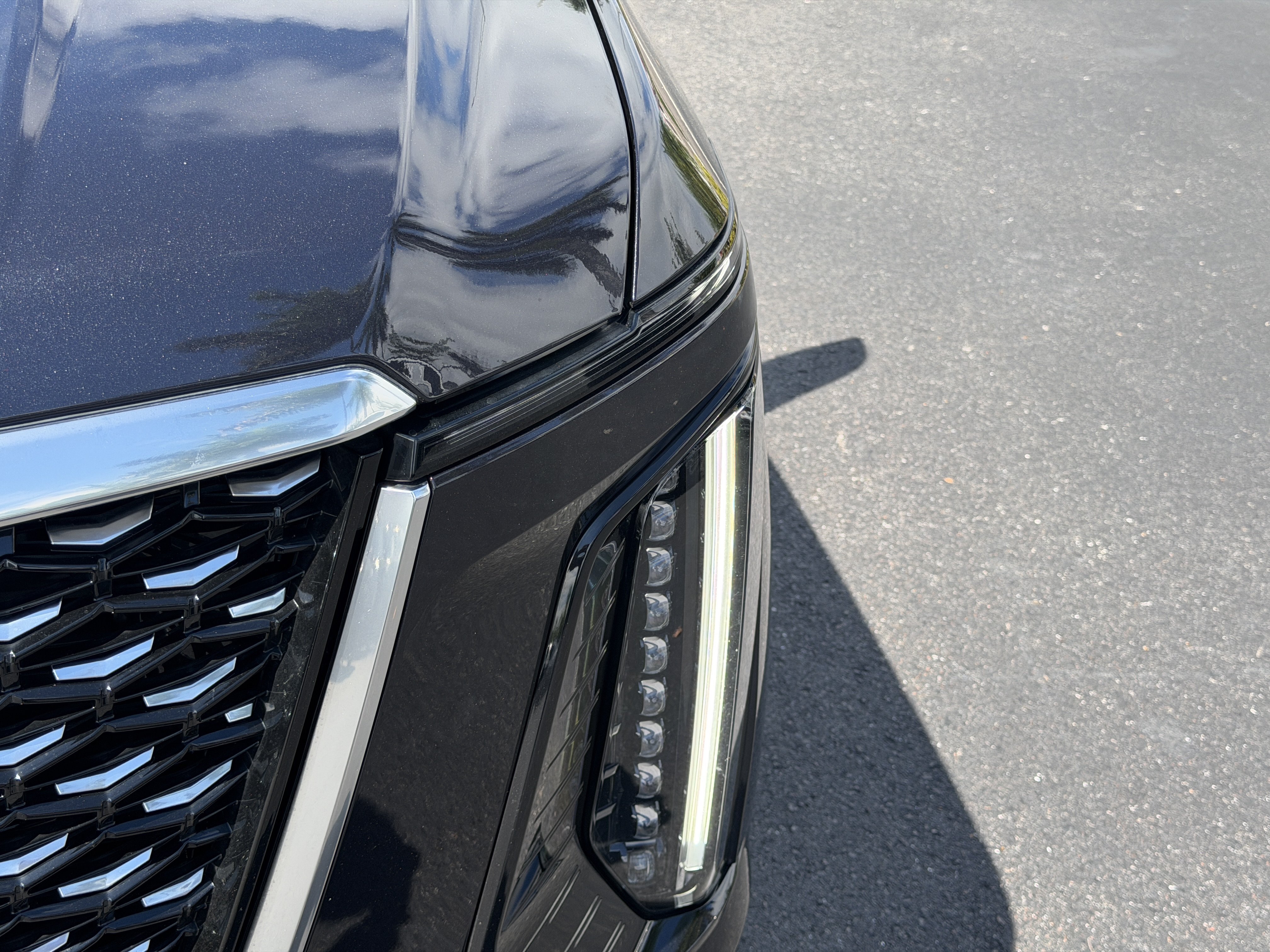 Certified 2024 Cadillac Escalade ESV Sport Platinum w/ LPO, ONYX Package AWD/4WD image 9