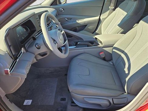 New 2026 Hyundai Elantra SE image 4