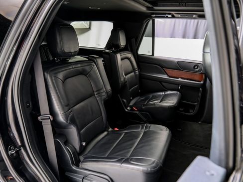 Used 2024 Lincoln Navigator Reserve image 33