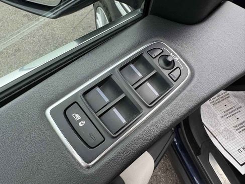 Used 2017 Jaguar F-PACE Prestige image 27