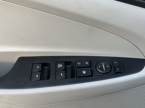 Used 2018 Hyundai Tucson SE FWD image 16