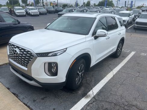 Used 2022 Hyundai Palisade SEL w/ Cargo Package FWD image 2