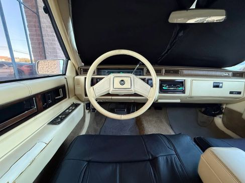 Used 1989 Cadillac De Ville Sedan FWD image 51