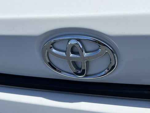 Used 2024 Toyota Corolla LE FWD image 8