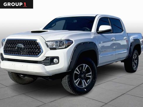 Used 2019 Toyota Tacoma TRD Sport image 1