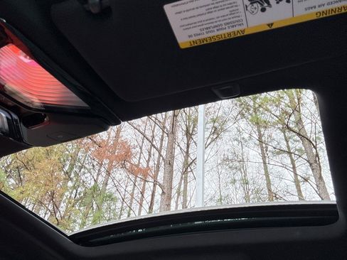 Used 2021 BMW 530i w/ M Sport Package image 16