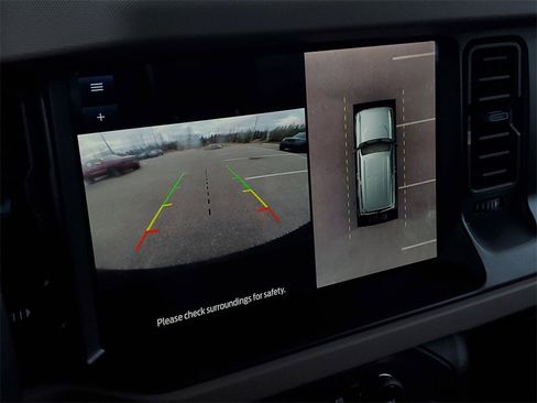 Used 2023 Ford Bronco Wildtrak image 19