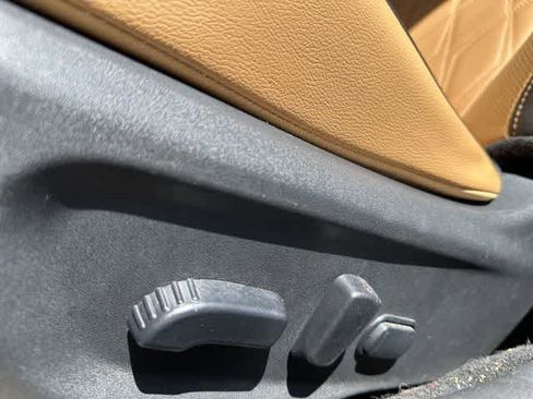 Used 2022 Nissan Sentra SV w/ SV Premium Package FWD image 8