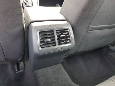 Used 2016 Volkswagen Golf S image 30