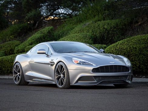 Used 2014 Aston Martin Vanquish Coupe image 28