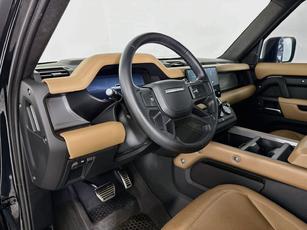 Certified 2025 Land Rover Defender 110 X AWD/4WD image 4