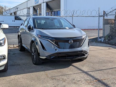 Used 2023 Nissan Ariya FWD image 2