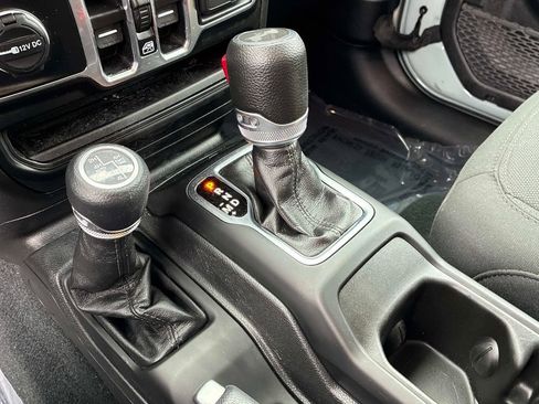 Used 2023 Jeep Wrangler Unlimited w/ Convenience Group image 27