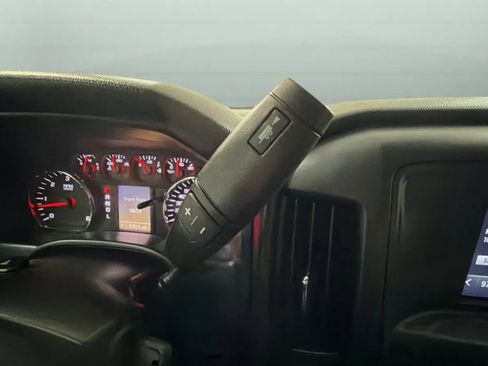 Used 2017 Chevrolet Silverado 1500 Custom w/ Custom Convenience Package RWD image 12
