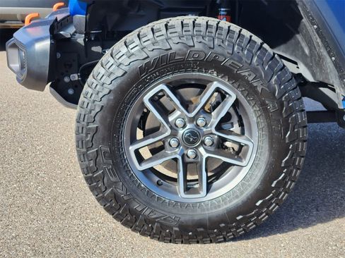 Used 2024 Jeep Gladiator Mojave image 14