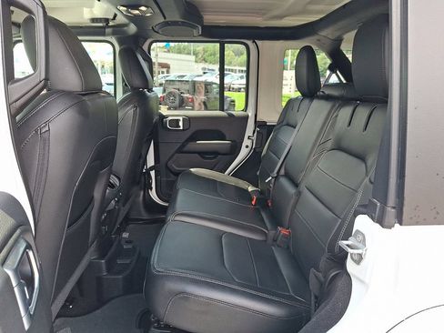 Used 2023 Jeep Wrangler Unlimited Sahara w/ Cold Weather Group AWD/4WD image 11