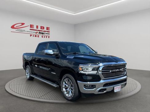 Used 2023 RAM 1500 Laramie AWD/4WD image 12