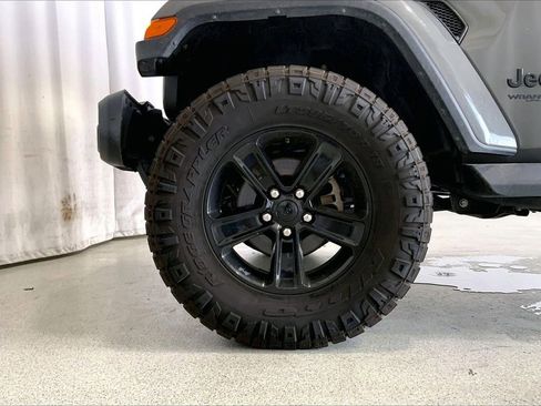 Used 2021 Jeep Wrangler Unlimited Sahara AWD/4WD image 6