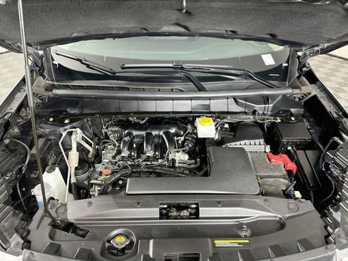 Used 2025 Nissan Pathfinder SV FWD image 34