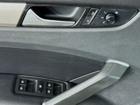 Used 2020 Volkswagen Passat 2.0T SE image 23