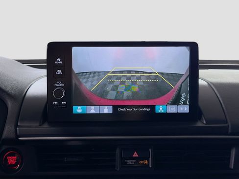 Used 2024 Honda Pilot Touring image 18