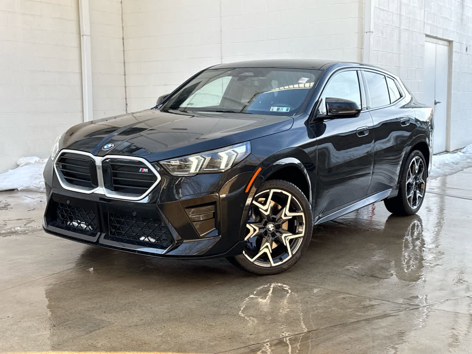 Used 2025 BMW X2 M35i AWD/4WD image 1